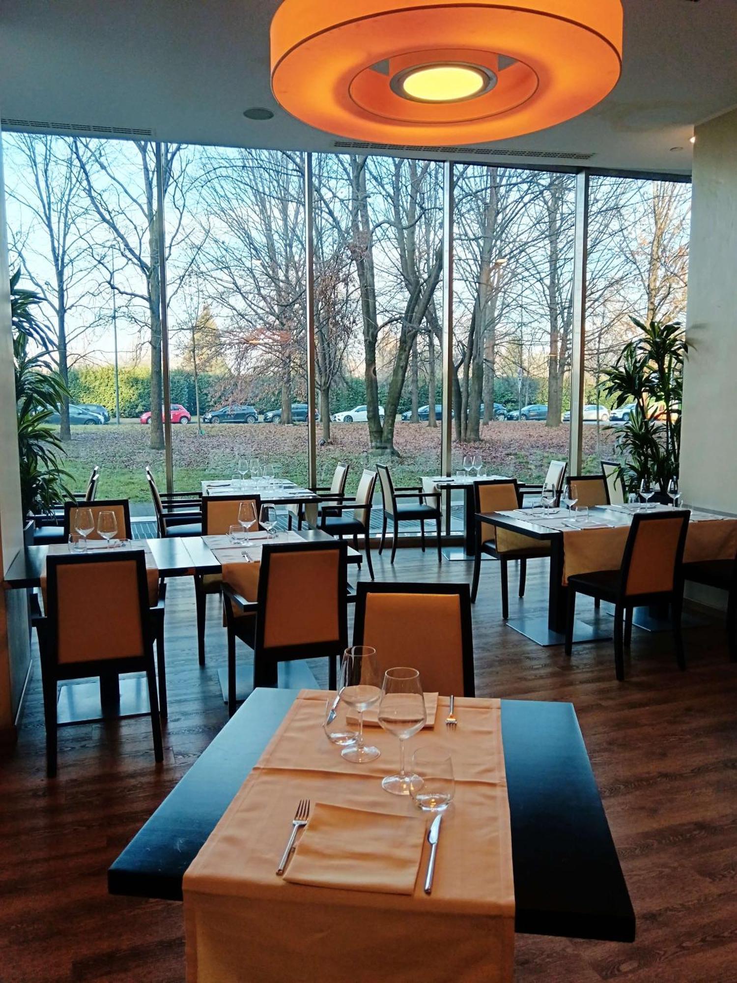 Best Western Plus The Hub Hotel Milano Eksteriør billede