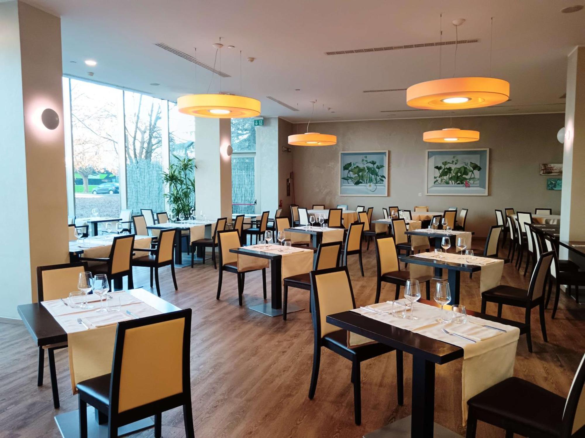 Best Western Plus The Hub Hotel Milano Eksteriør billede