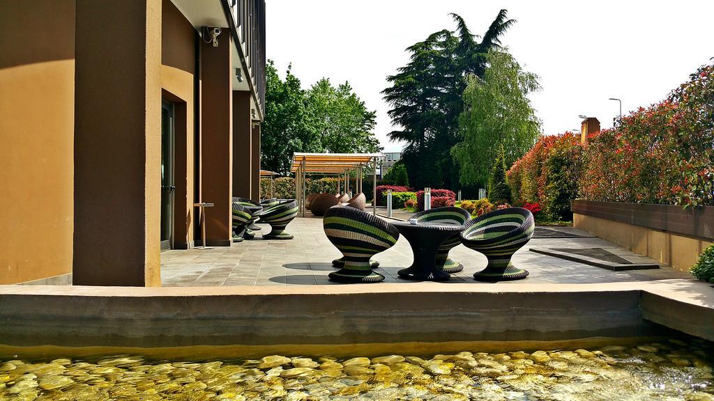 Best Western Plus The Hub Hotel Milano Eksteriør billede